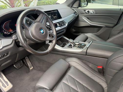 Black Sapphire Metallic 2023 BMW X5 sDrive40i
