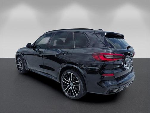 Black Sapphire Metallic 2023 BMW X5 sDrive40i