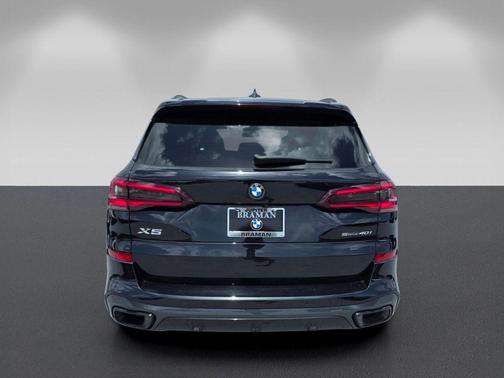 Black Sapphire Metallic 2023 BMW X5 sDrive40i