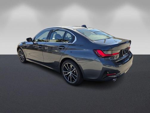 2022 BMW 330 i