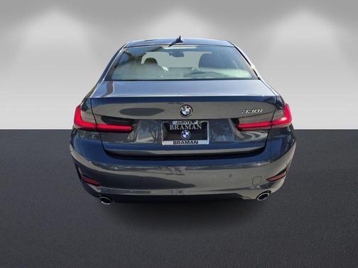 2022 BMW 330 i