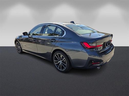 2022 BMW 330 i