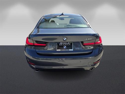 2022 BMW 330 i