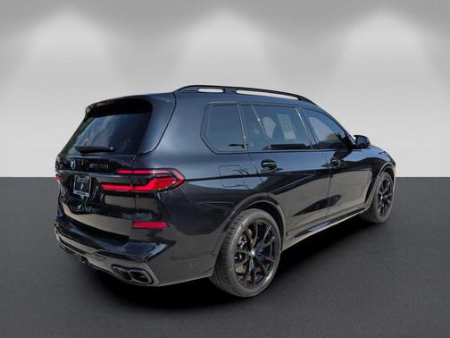 Black Sapphire Metallic 2024 BMW X7 M60i