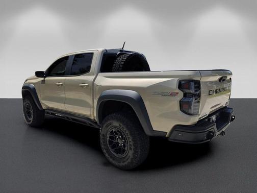 Sand Dune Metallic 2024 Chevrolet Colorado ZR2