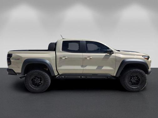 Sand Dune Metallic 2024 Chevrolet Colorado ZR2
