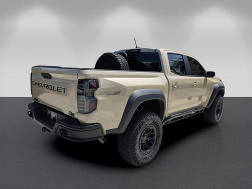 Sand Dune Metallic 2024 Chevrolet Colorado ZR2
