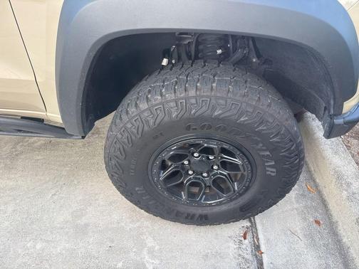 Sand Dune Metallic 2024 Chevrolet Colorado ZR2
