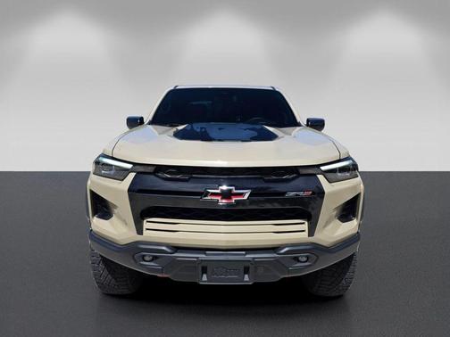 Sand Dune Metallic 2024 Chevrolet Colorado ZR2