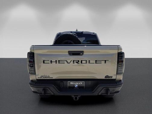 Sand Dune Metallic 2024 Chevrolet Colorado ZR2