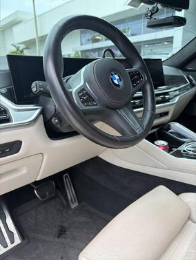 Manhattan Green Metallic 2024 BMW X6 xDrive40i