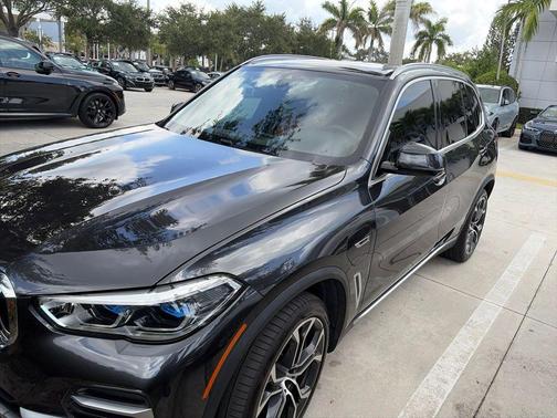 Dark Graphite Metallic 2023 BMW X5 PHEV xDrive45e
