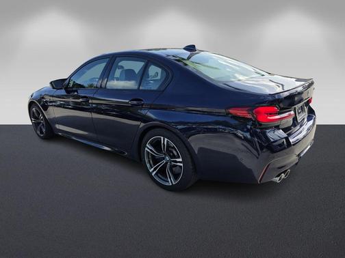 Tanzanite Blue II Metallic 2023 BMW M5 Base