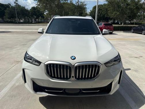 Alpine White 2024 BMW X5 sDrive40i