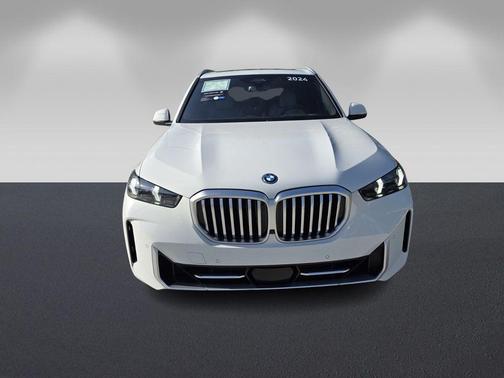 Alpine White 2024 BMW X5 PHEV xDrive50e