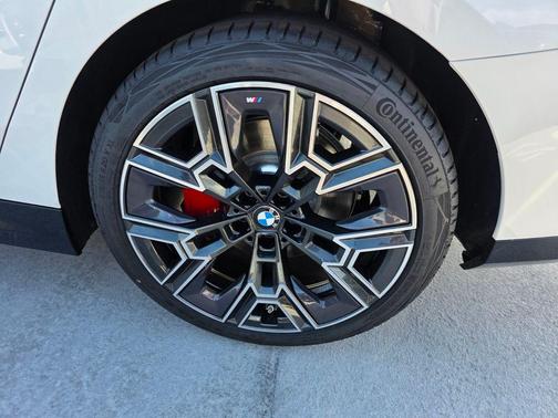 Alpine White 2027 BMW 530 i