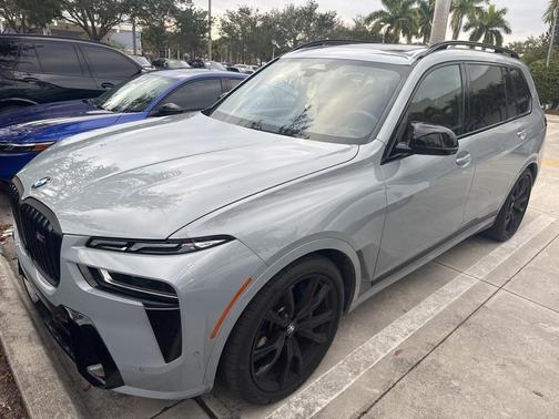2023 BMW X7 M60i