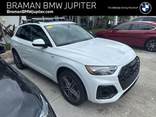 Glacier White Metallic 2024 Audi Q5 e 55 S line quattro Premium
