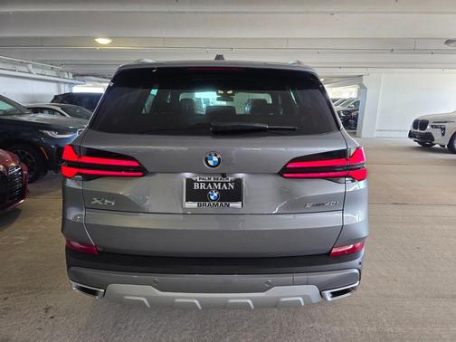 Gray Metallic 2026 BMW X5 sDrive40i