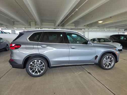 Gray Metallic 2026 BMW X5 sDrive40i