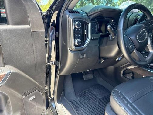 Onyx Black 2023 GMC Sierra 2500 Denali