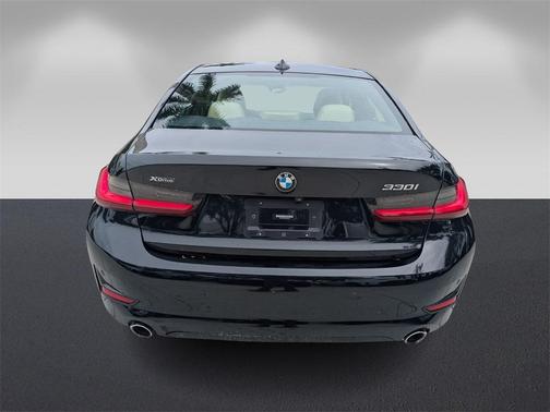 2022 BMW 330 i xDrive
