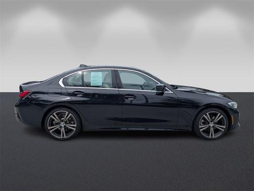 2022 BMW 330 i xDrive
