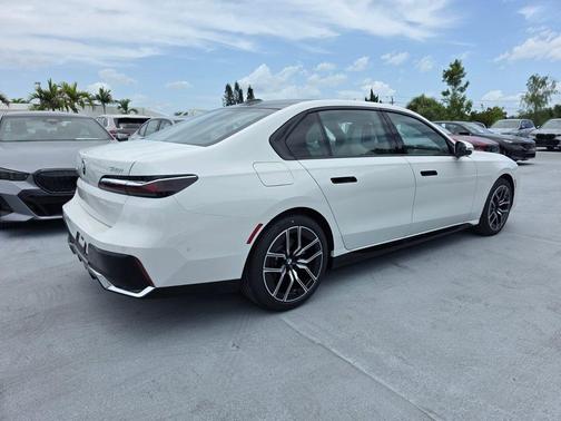 Alpine White 2026 BMW 740 i xDrive