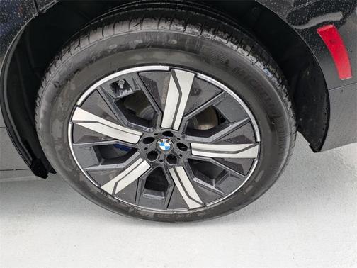 2025 BMW iX xDrive50