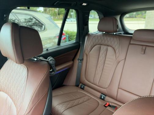 Mineral White Metallic 2020 BMW X5 xDrive40i