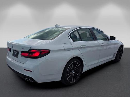 Alpine White 2023 BMW 530 i