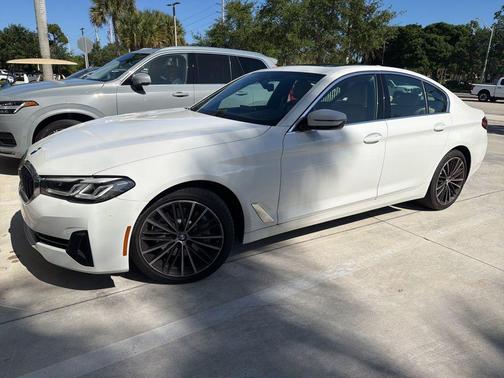 Alpine White 2023 BMW 530 i