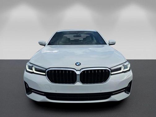 Alpine White 2023 BMW 530 i