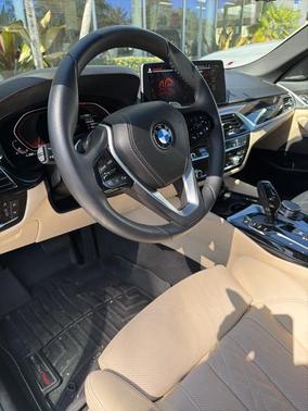 Alpine White 2023 BMW 530 i