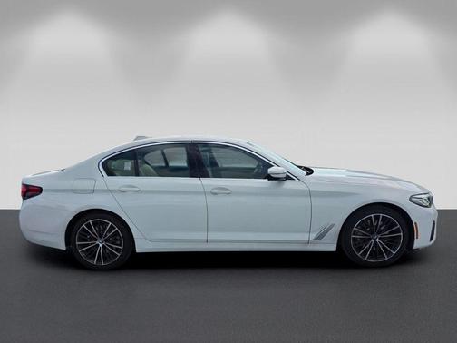Alpine White 2023 BMW 530 i