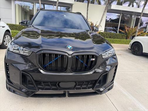 2025 BMW X5 M60i