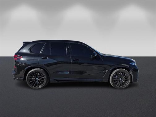 2025 BMW X5 M60i