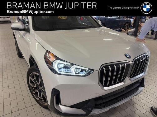 Mineral White Metallic 2024 BMW X1 xDrive28i
