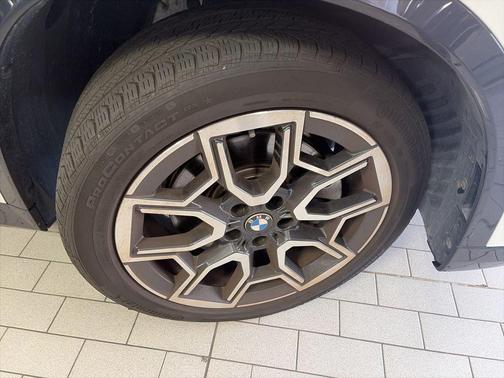 Mineral White Metallic 2024 BMW X1 xDrive28i