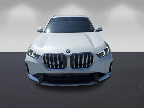 Mineral White Metallic 2025 BMW X1 xDrive28i