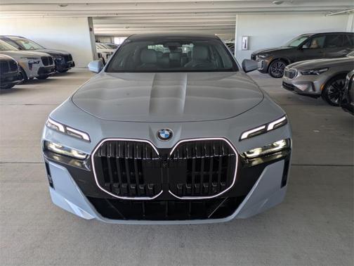 2025 BMW 760 760i xDrive
