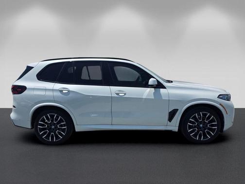 Mineral White Metallic 2026 BMW X5 xDrive40i