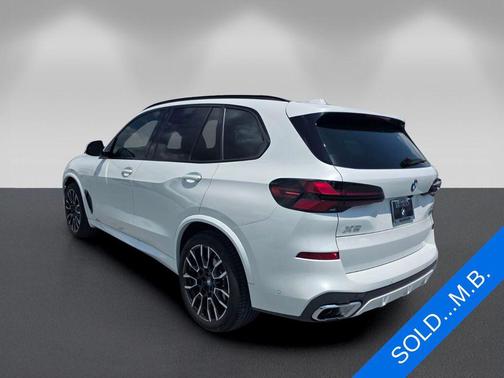 Mineral White Metallic 2026 BMW X5 xDrive40i
