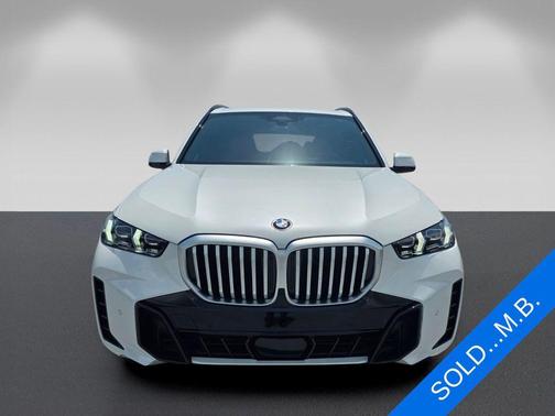 Mineral White Metallic 2026 BMW X5 xDrive40i