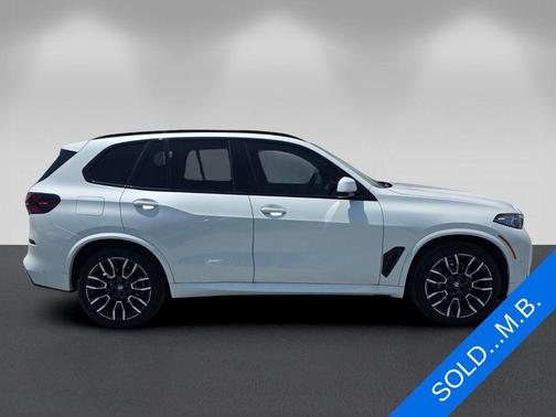 Mineral White Metallic 2026 BMW X5 xDrive40i
