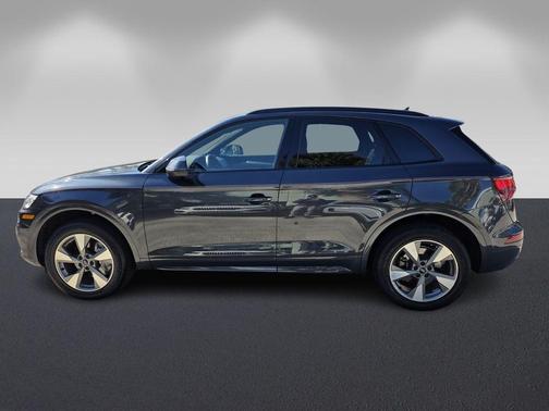 2020 Audi Q5 45 Titanium Premium