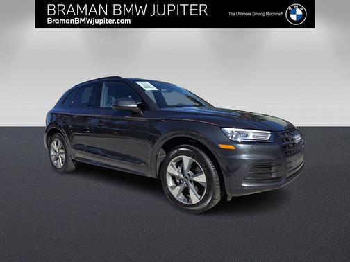 2020 Audi Q5 45 Titanium Premium