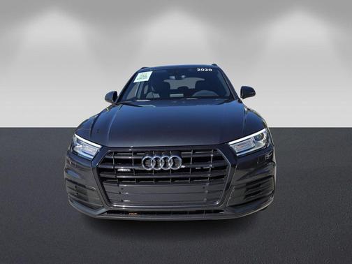 2020 Audi Q5 45 Titanium Premium