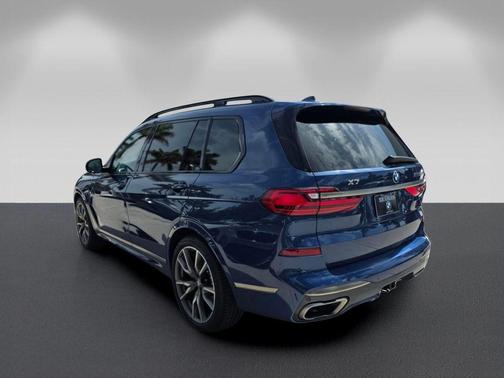 Phytonic Blue Metallic 2021 BMW X7 M50i