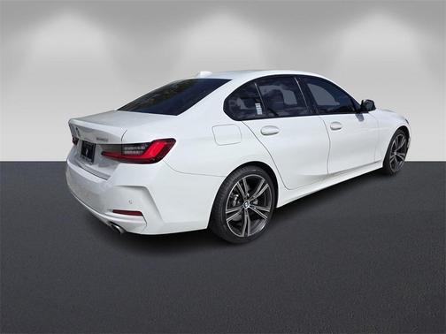 2023 BMW 330 i